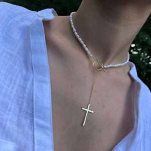 Colier perle de cultura 3-4 mm cea mai buna calitate A+ , inchidere rotunda si cruce 20 mm